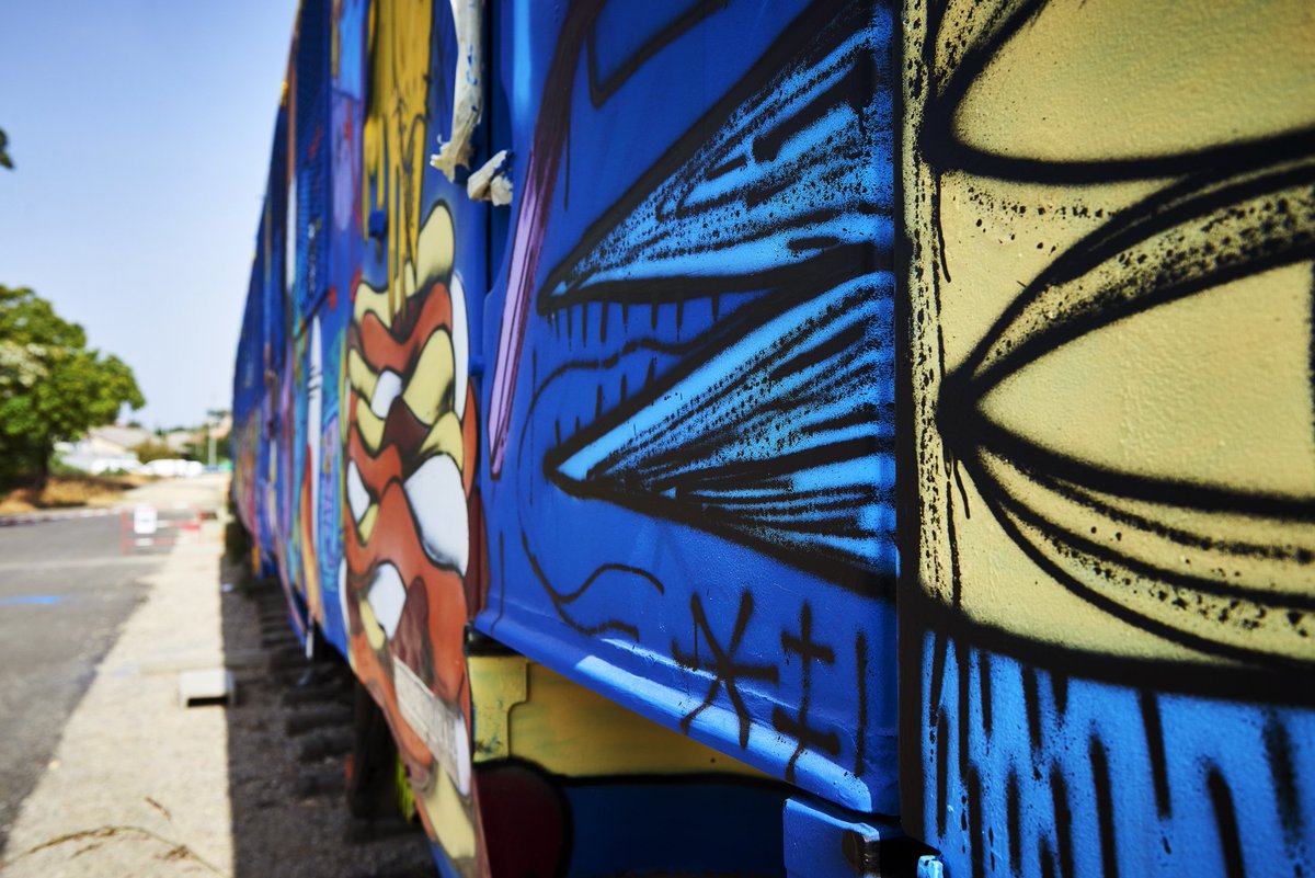 LineUpAsso's tweet photo. Réalisations artistique des wagons SNCF à Béziers. @SNCFReseau Occitanie a solliciter #zeklo #Hazo #Momies, #Nubian #Ose #Primal @LineUpAsso https://t.co/KkWLeuYBu5
