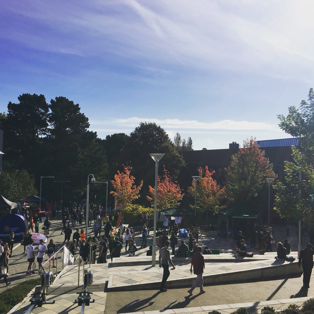 UniofExeter's tweet photo. What a great start to Freshers’ Week 2017! We hope all our new students are settling in well! #HelloExeter https://t.co/HMwsganTDg