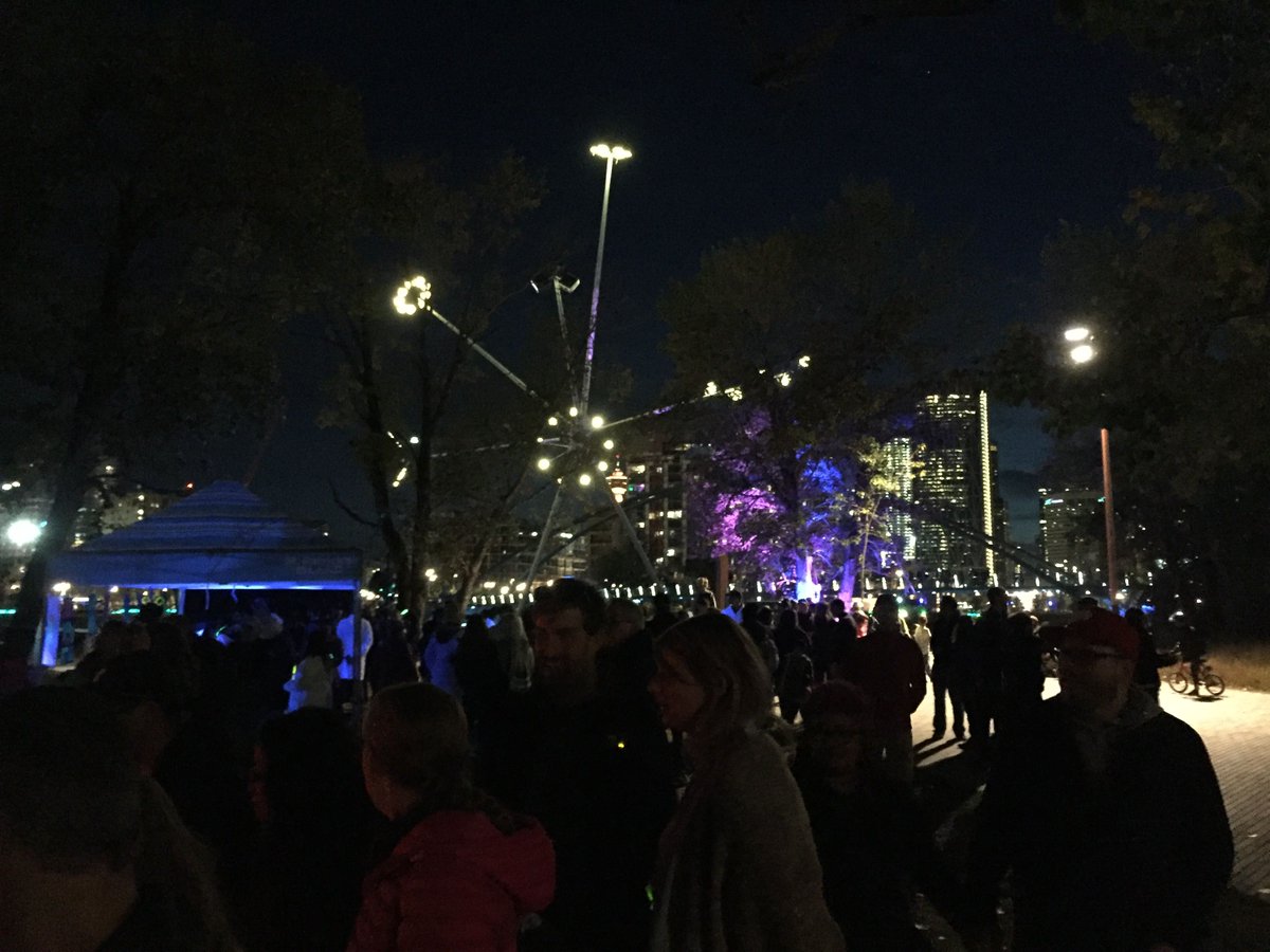 GreenEventsYYC's tweet photo. Looking at our @Beakerhead photos from the weekend sure gives us a case of the Mondays. #beakerhead #beakerhead2017 #towardszerowaste https://t.co/oGK1kCyb3U