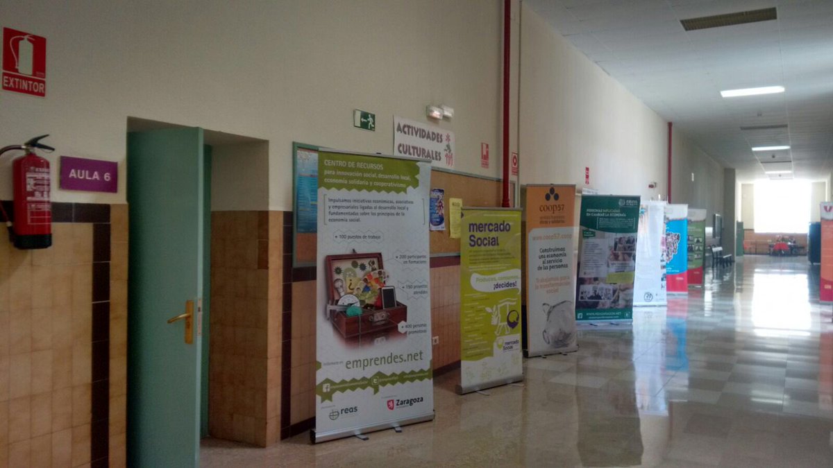 emprendes_net's tweet photo. Hoy en @LAB_ES_Unizar y #ConoceLAB_ES hemos estado con nuestras amigas de #Frixen, #JuntasEmprendemos y @uncafediferente, haciendo #ESS https://t.co/Tfona0bGkc