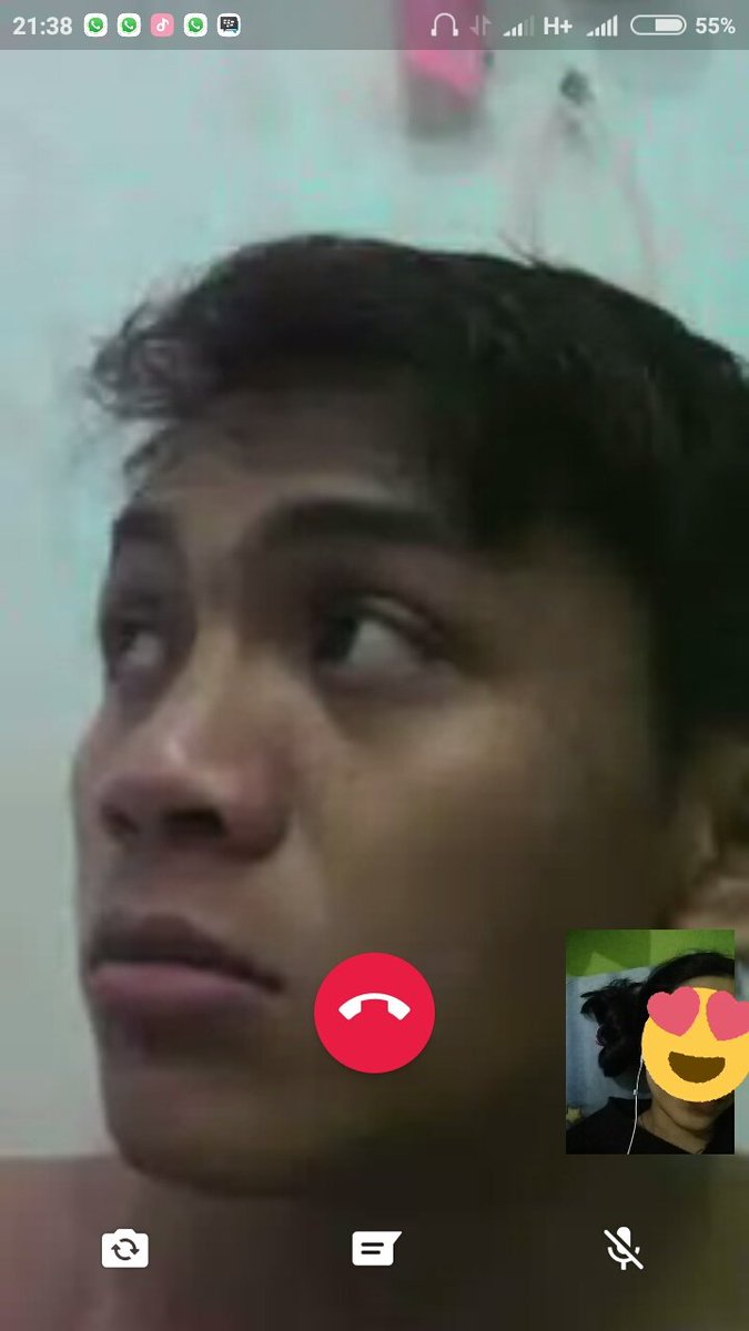 marcelina_rizki's tweet photo. Muka serius nonton tv gini nih 😆 https://t.co/yQdCbTFxUU