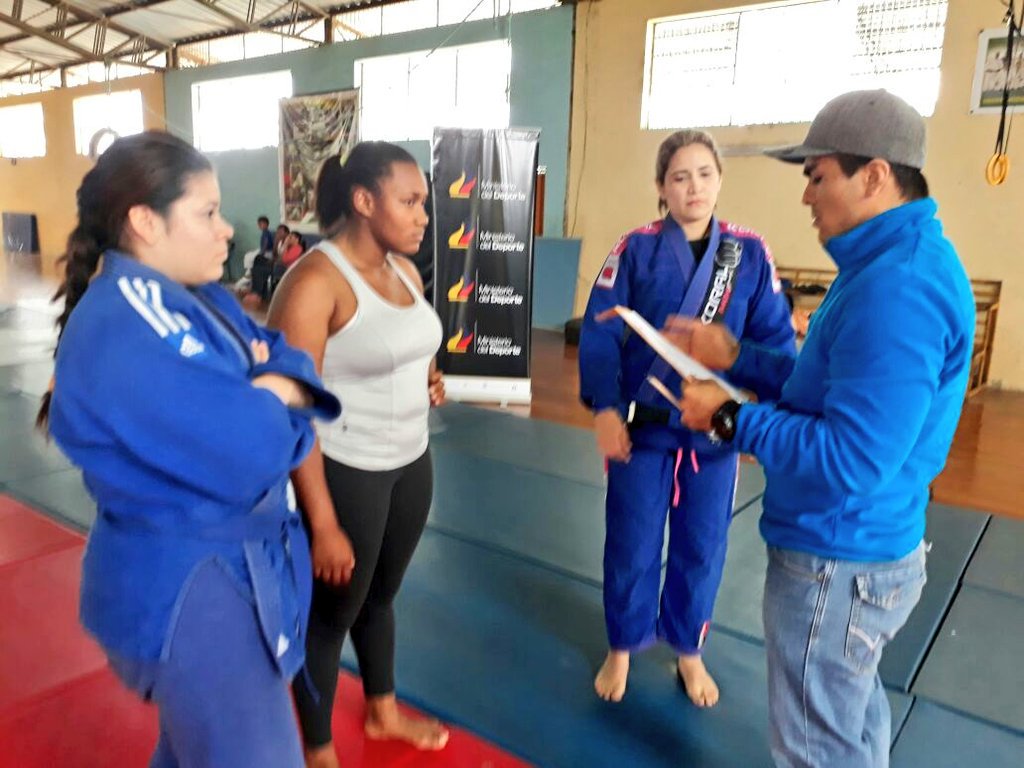 DeporteEc's tweet photo. #SeguraDeTiMisma involucra al judo para la lucha contra la violencia de género con disciplina, confianza y fortaleza. 🥋🇪🇨 https://t.co/Meajfo9Knq