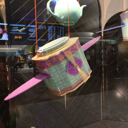 PhotoDerive's tweet photo. Flying saucers we had heard about, but what about flying teapots? #LHR #urbanspaceoddities @Fortnums https://t.co/m9LkfULv0p