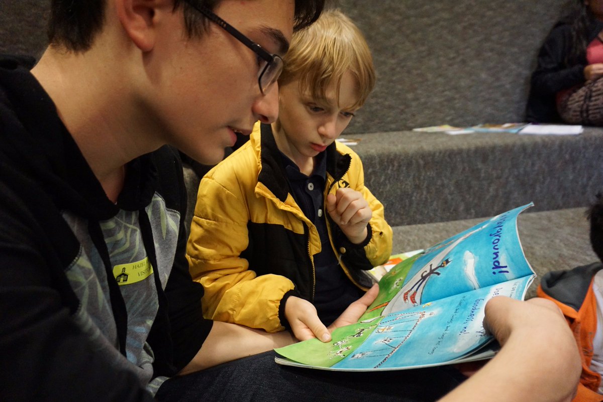 GoTeamRead's tweet image. This year we will be welcoming Midway Elementary &amp;amp; Mt. Rainier High School to #HighlineTeamRead. @HighlineSchools teamread.org/team-read-cont…