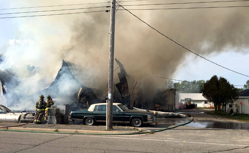 Fire levels South Dundas business bit.ly/2f5MUPK h/t @DundasFire #GlenBecker #fire #SouthDundas https://t.co/dtaD481Dz1