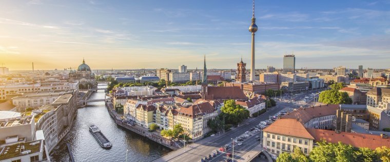CRAZY DEAL: Flights To Berlin, Germany Now $420 Round-Trip! dailytriphack.com/tour/crazy-dea… #germany #traveldeal #toronto #yyz #berlin