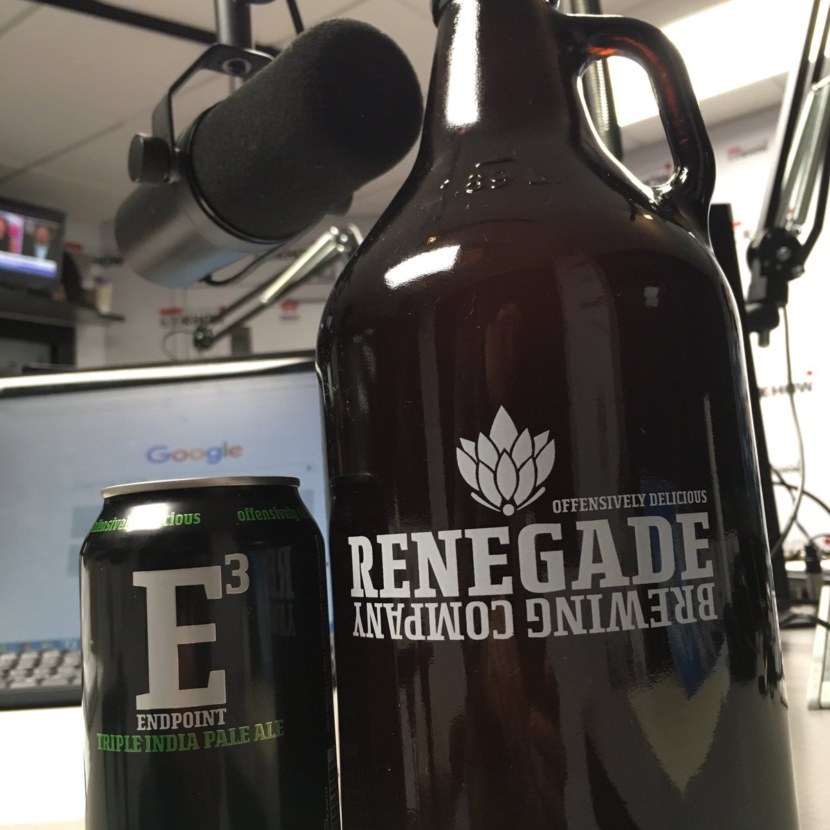 TheModrnDrinker's tweet image. On the 🎤 with @RenegadeBrewing 
#Craftbeer #Denver #mbf #Broncos