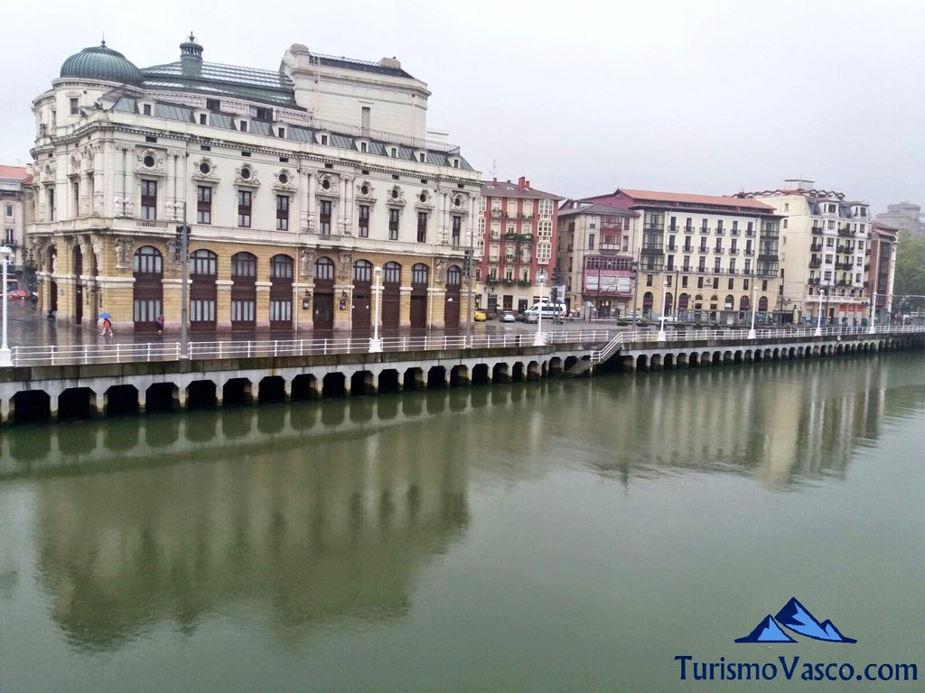 Pero qué bonito es Bilbo la ostia!