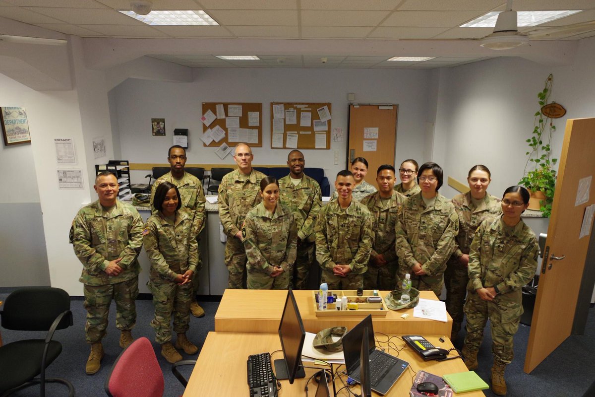 A106thFMSU's tweet photo. COL White and SGM Quan from 266th FMSC 💶paid a visit to Aces in Grafenwoehr today.  Thanks for visiting us! #KnightsPride #FirstInSupport https://t.co/uTiCYdnnRY