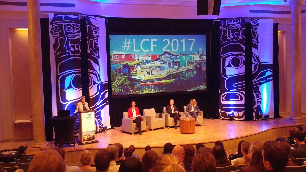 Wonderful opening remarks from <a href="/CityOfVictoria/">City of Victoria</a> #MayorHelps at #LCF2017 opening plenary <a href="/ICLEI_Canada/">ICLEI_Canada</a> <a href="/meganmeaney/">Megan Meaney</a>