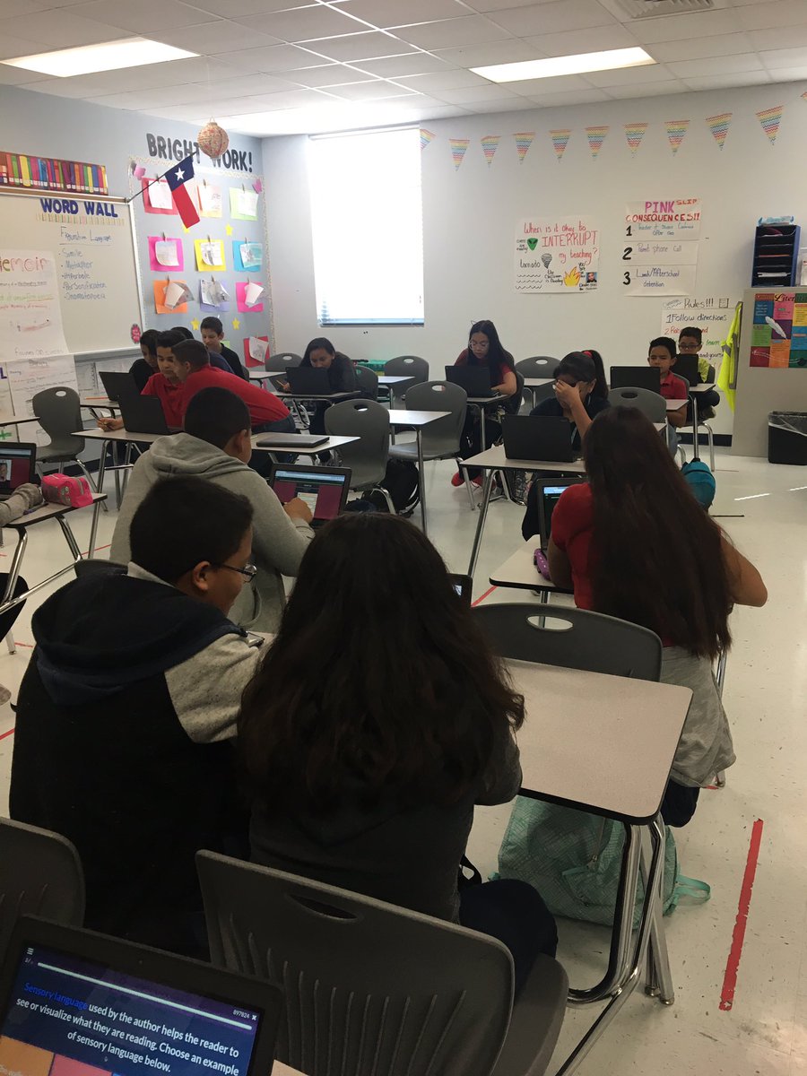 PenaPaulette12's tweet image. Quizizz in class to review our unit! 😊👌🏼 #learningwithtechnology #falconnation #fun #learning