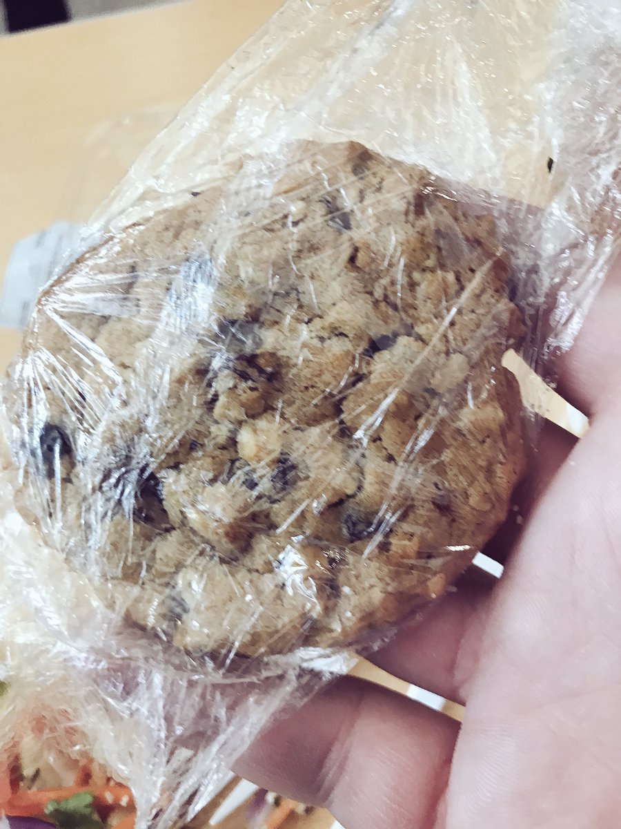 theGMbuzz's tweet photo. Everything was going great at @GeorgiaTech_ECE Career Fair... until we couldn't open our cookie #hangry #amazonfrustrationfree 😂😂🍪🍪 https://t.co/AeCPi1I6Px