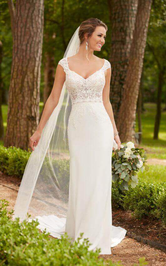 Fall in love with style and savings, as @BlushBrides celebrate the STELLA YORK collection, by Essense of Australia! Join them on 9/28-9/30! https://t.co/DMf9kdr2yH