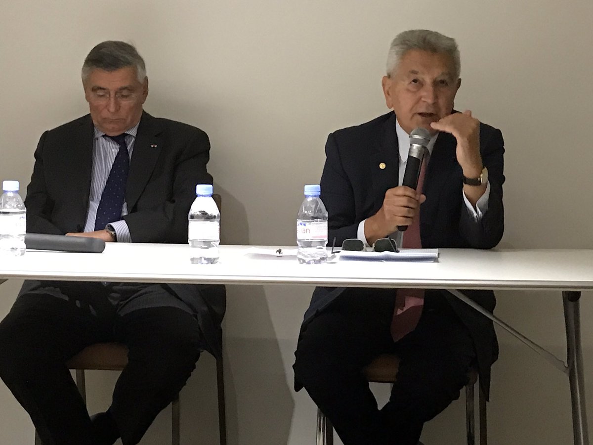 Qualité du leader "honnêteté, loyauté, courage" : "j'ai observé que le courage était inversement prop à la taille des sociétés" B Bourigeaud