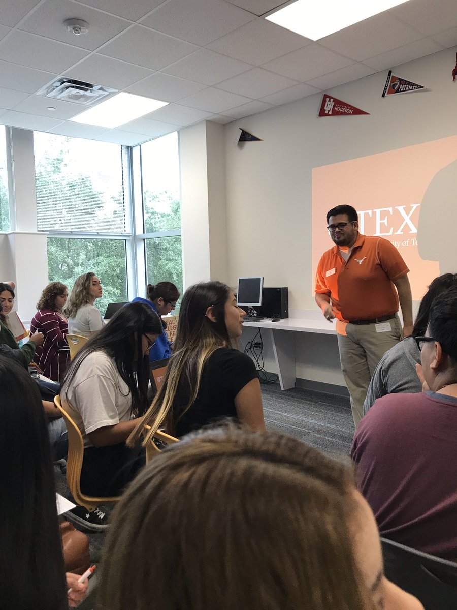 MsAcosta2018's tweet photo. UT Austin Visit @MilbyHighSch @UTAustin #Hook'em Horns 🤘🏼 https://t.co/swBjhcpr8I