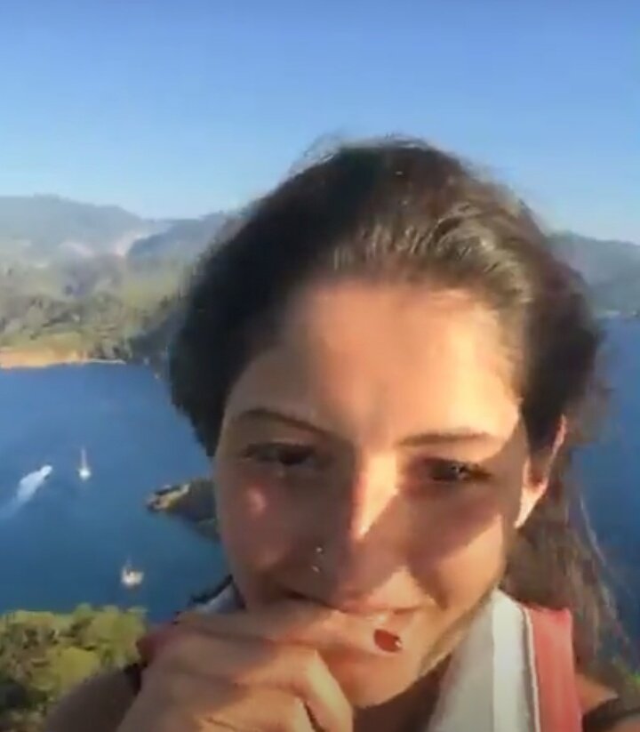 TalkingmiaFC's tweet photo. Dahi anlamındaki de'yi birleşik yazdığında fam kılap üyeleri / Onları gören Sanemişko https://t.co/O6qBEsSCWW