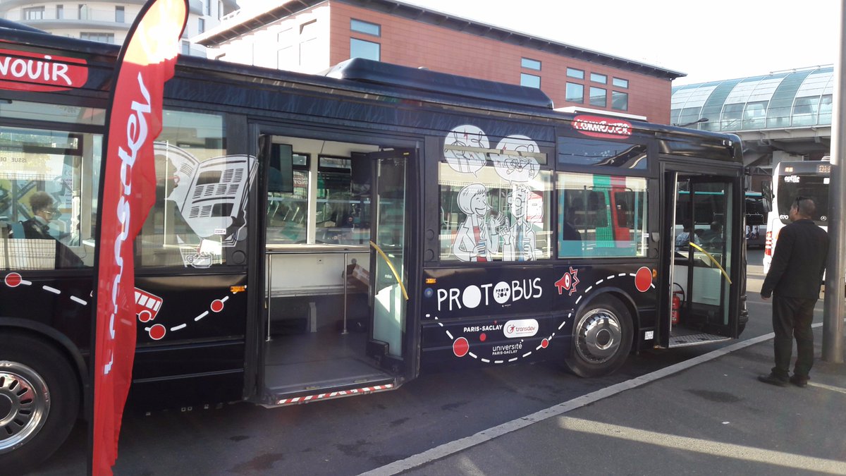 _coralierenard_'s tweet photo. Le #Protobus @transdev était ce matin en gare de Massy pour la #mobilityweek afin de présenter aux voyageurs la #mobilité #autonome ! #PACE https://t.co/rWdyLlGB2H