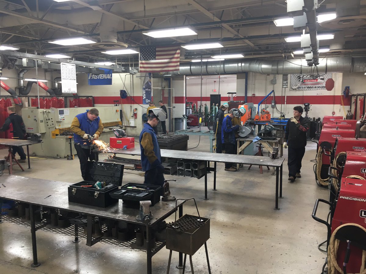 tolleswelding's tweet photo. Tolles senior welders beveling plates for 3/8" V-groove open root. https://t.co/pHraH3Azyq
