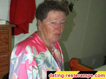 Resteficker's tweet photo. Oma Siglinde braucht dringend mal wieder Sex! Lust es Ihr zu besorgen?
https://t.co/aXdydQl8vZ #resteficken #datingresterampe #omaficken https://t.co/13zBLXdt5C