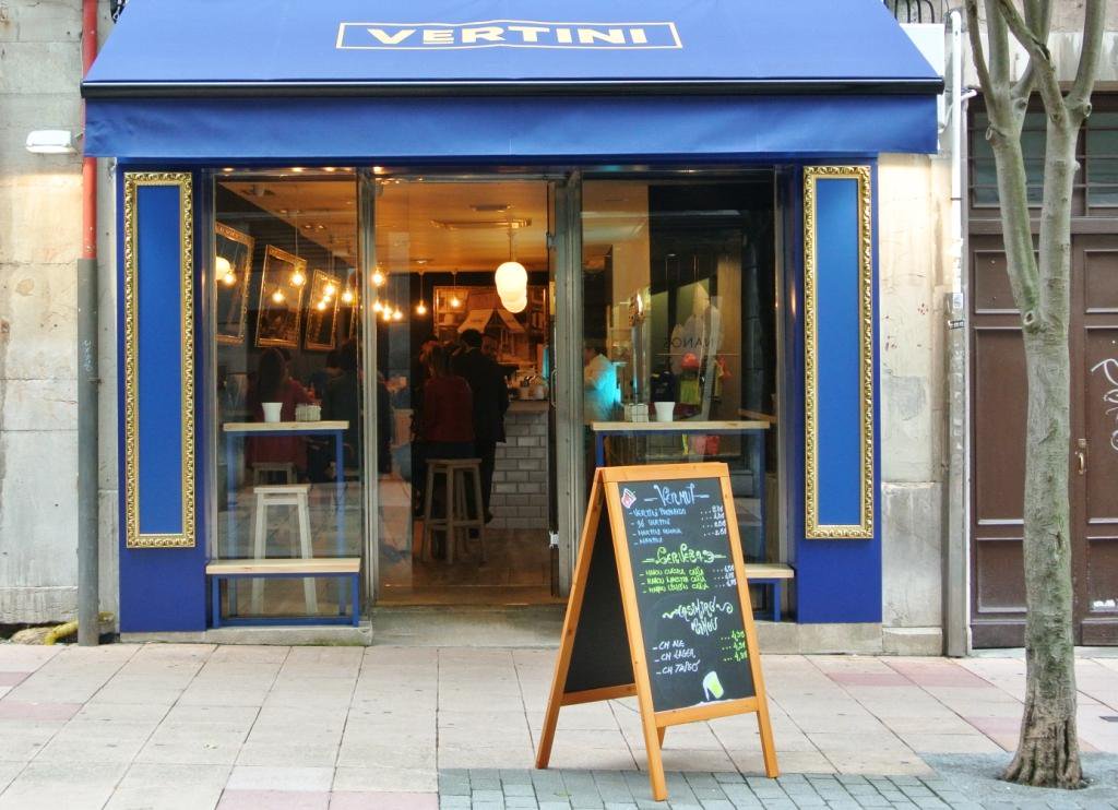 LaBoticaIndiana's tweet photo. Disfrutando de #SanMateo en #Vertini ¡Nos vemos en el número 15 de la calle San Bernabé! #Oviedo https://t.co/ss3ytGiC22
