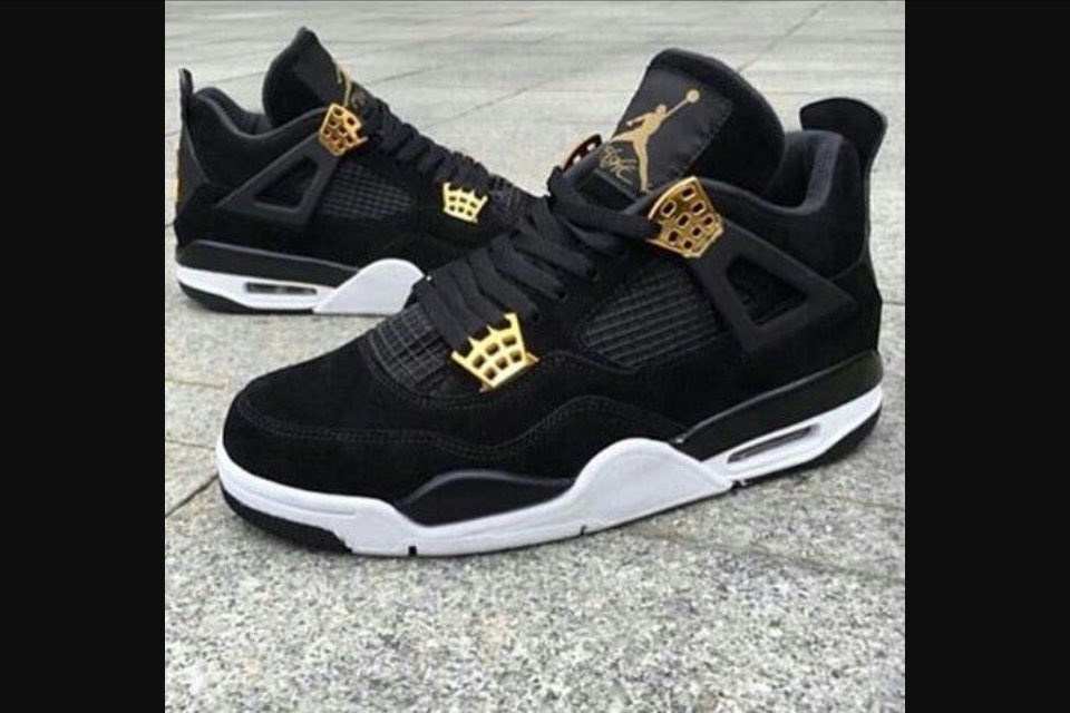 Look at my new Jordan's I'm not bragging but they were £345 omg I posted the picture on the Internet
