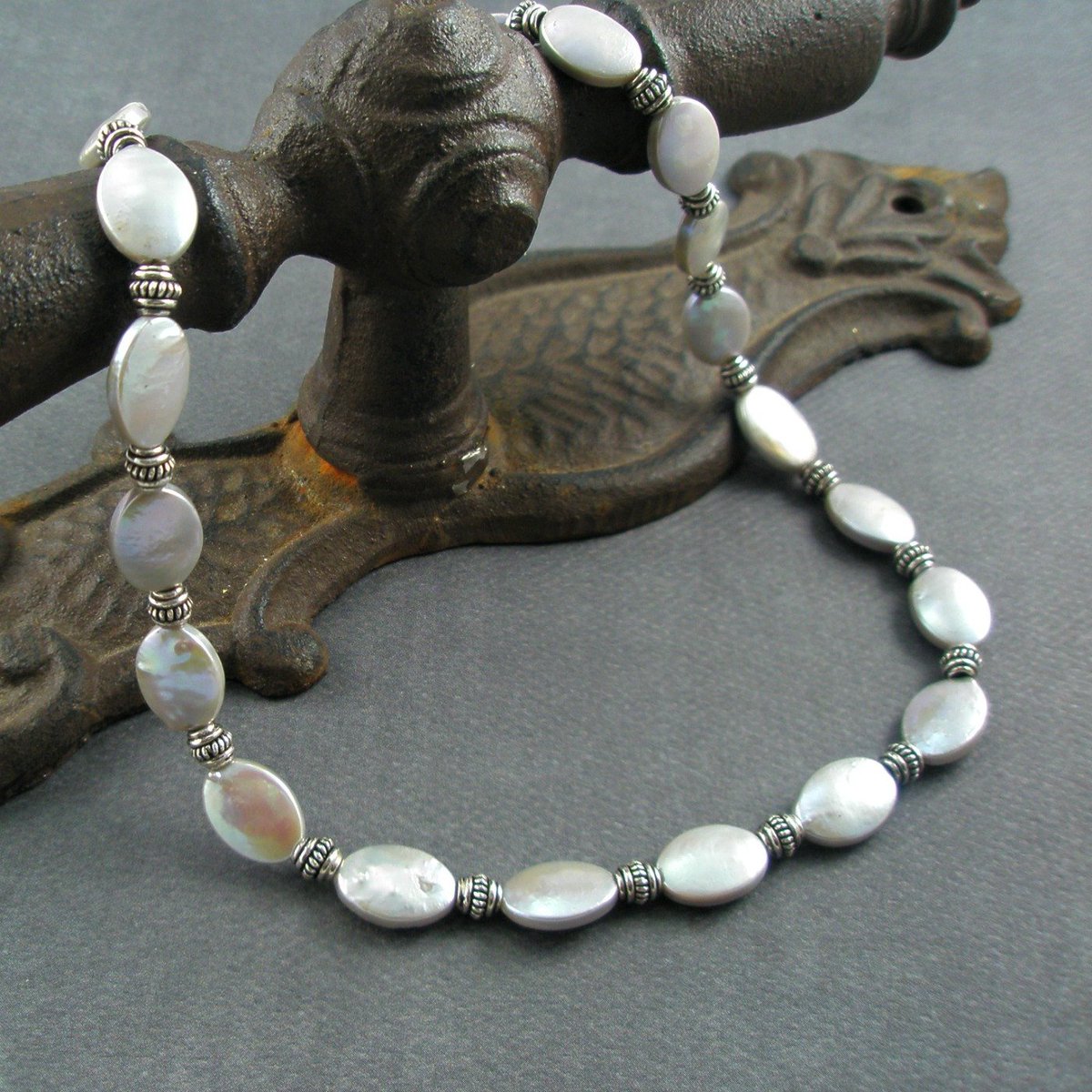 stoneberri's tweet photo. Gray Oval Pearls with Oxidized Sterling Silver Spacers https://t.co/dEMOqBZrYm #Stoneberri #GrayAndSilver https://t.co/6xdW4CZJ2U