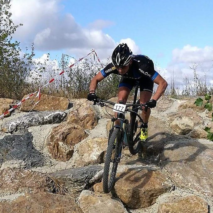 ThomasVincent66's tweet photo. 2d place at Palaja XC #mtb #racing #rocgarden #stravaphoto #getthegrip #continentalmtb #pivotcycles #mohawkscycles #esigrips #phycobiotech https://t.co/DZkY66mkJF
