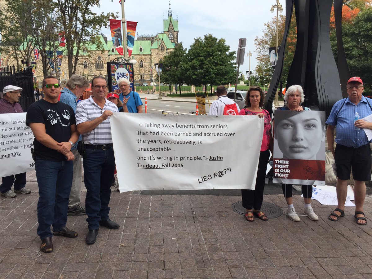 KevinSkerrett's tweet photo. Tremendous turnout of at #stopc27 rally demanding investigation of Morneau's conflict of interest and pension security for all #CanLab https://t.co/kVYKK6YcrN
