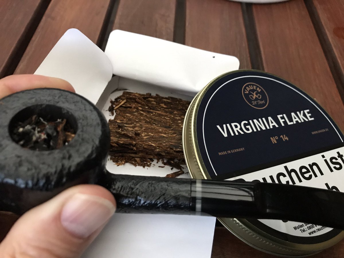 GerdKebschull's tweet photo. *VAUEN 4200*
Vauen Nr. 14 Virginia Flake
#vauen
#vauen4200
#vauentobacco
#virginaFlake
#timeforavauen
#vauen_pipes @Vauen_Pfeifen https://t.co/pO4adUpZF8