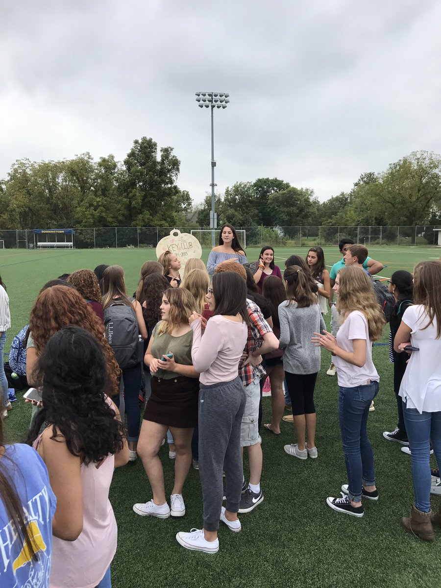 dunntweets's tweet photo. Key 🔑 Club leaders being awesome telling the freshmen class why they should join.#dasdstem #dasdpride https://t.co/6aHDJyvgmM