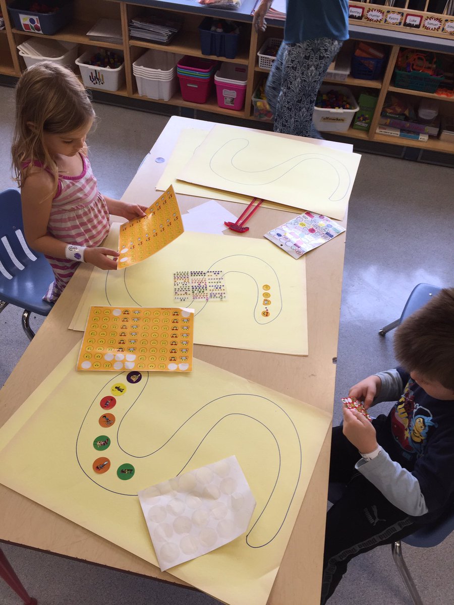 mrstswitz's tweet photo. Letter s day!!! Slime, spaghetti, sand, sequence, snakes and ladders, and spiders!!! #csd71 #bvalleyschool https://t.co/7jboT0Xz92