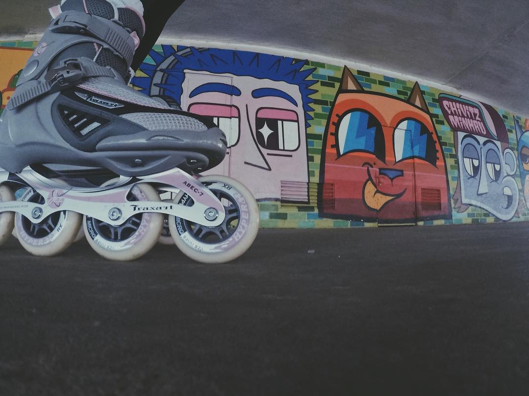 TRAXARTOFICIAL's tweet photo. Patins Jet Rose Traxart

#REPOST
@carol.alencar

#roller #streetart #gopro5black #beahero #Grafitti #Chivitz #ArteUrbana #patinação #Patins https://t.co/HfCrNOIElp