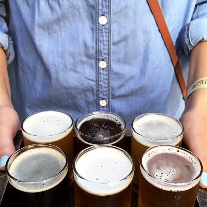 Redhook_Brewery's tweet photo. It’s beer o’clock! 
#mondayvibe #redhookbrewlab https://t.co/jyQhnzTLSL