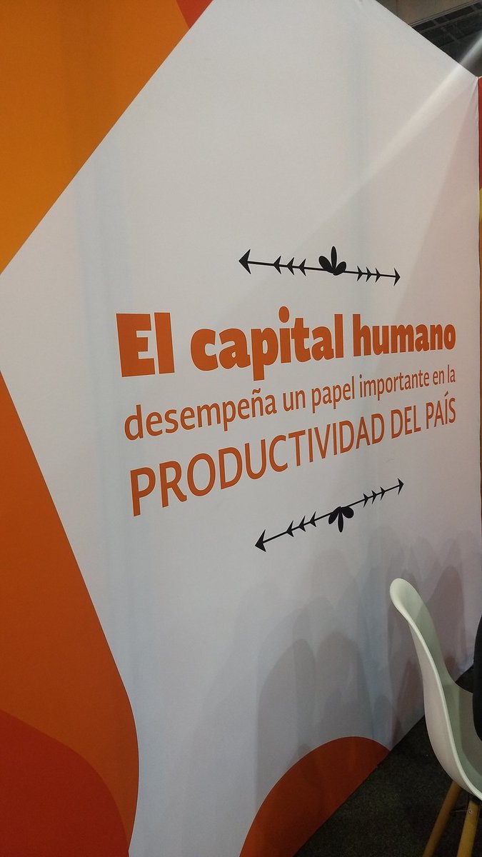 CamposPorca's tweet photo. Semana del emprendedor #PersonaEBC @ALEXCARPIZO https://t.co/D0JzkEfHDe
