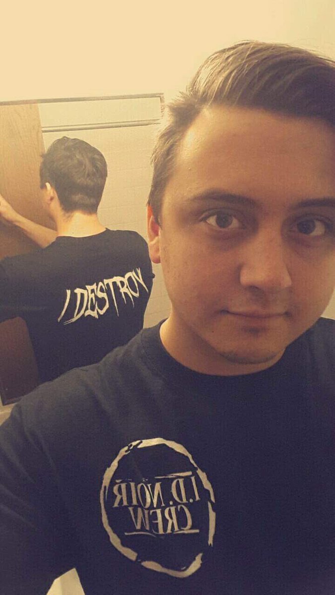 This is the coolest thing. <a href="/KDogDragon/">Kyle Crowell</a> with that DIY shirt 👌🏻

ID NOIR CREW FOR LIFE