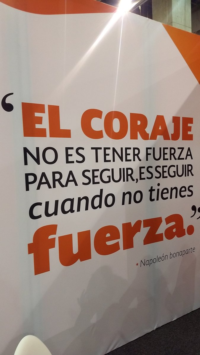 CamposPorca's tweet photo. Semana del emprendedor #PersonaEBC @ALEXCARPIZO https://t.co/H5vHmKgLd2