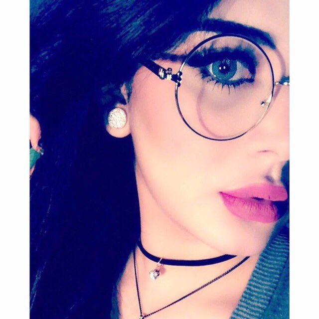 hwPNyp0t3kryuOW's tweet photo. •        كنت  ارى البعض  بشكل  جميل 🥀
•    ولكن  كما  قيل..  "العتب على  النظر"🍃🍂 https://t.co/Qgb0c9vyMk