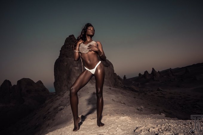 3 pic. Doesn't @jtphoto take the best pictures of me ??? https://t.co/FHMKSrWbAj