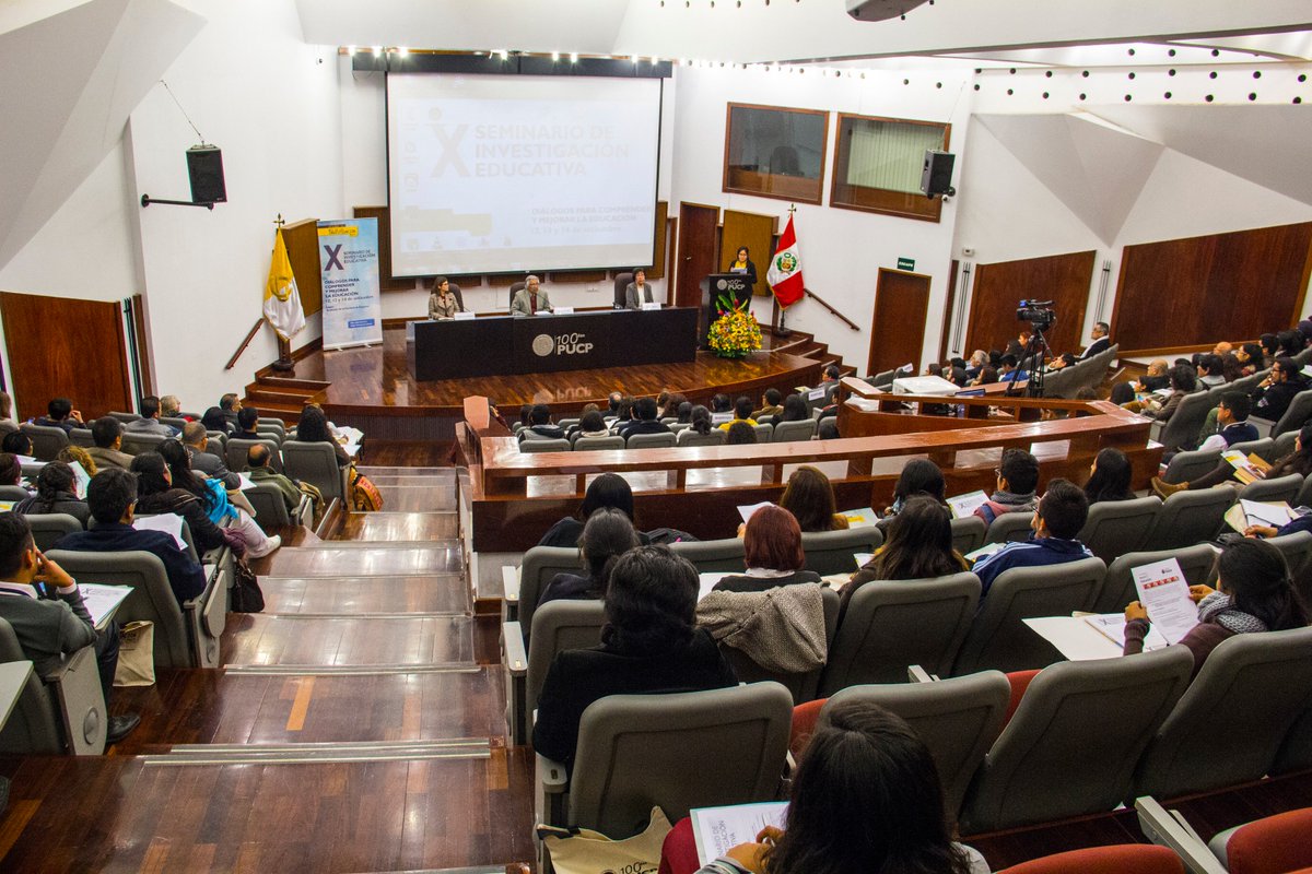 dptoeducaPUCP's tweet photo. [#XSIE] Concluyó el X Seminario de Investigación Educativa. Revisa el resumen y las fotos del evento. ✏️📚🔎 ►https://t.co/2bn0LrRugb https://t.co/oasuAGy2FT