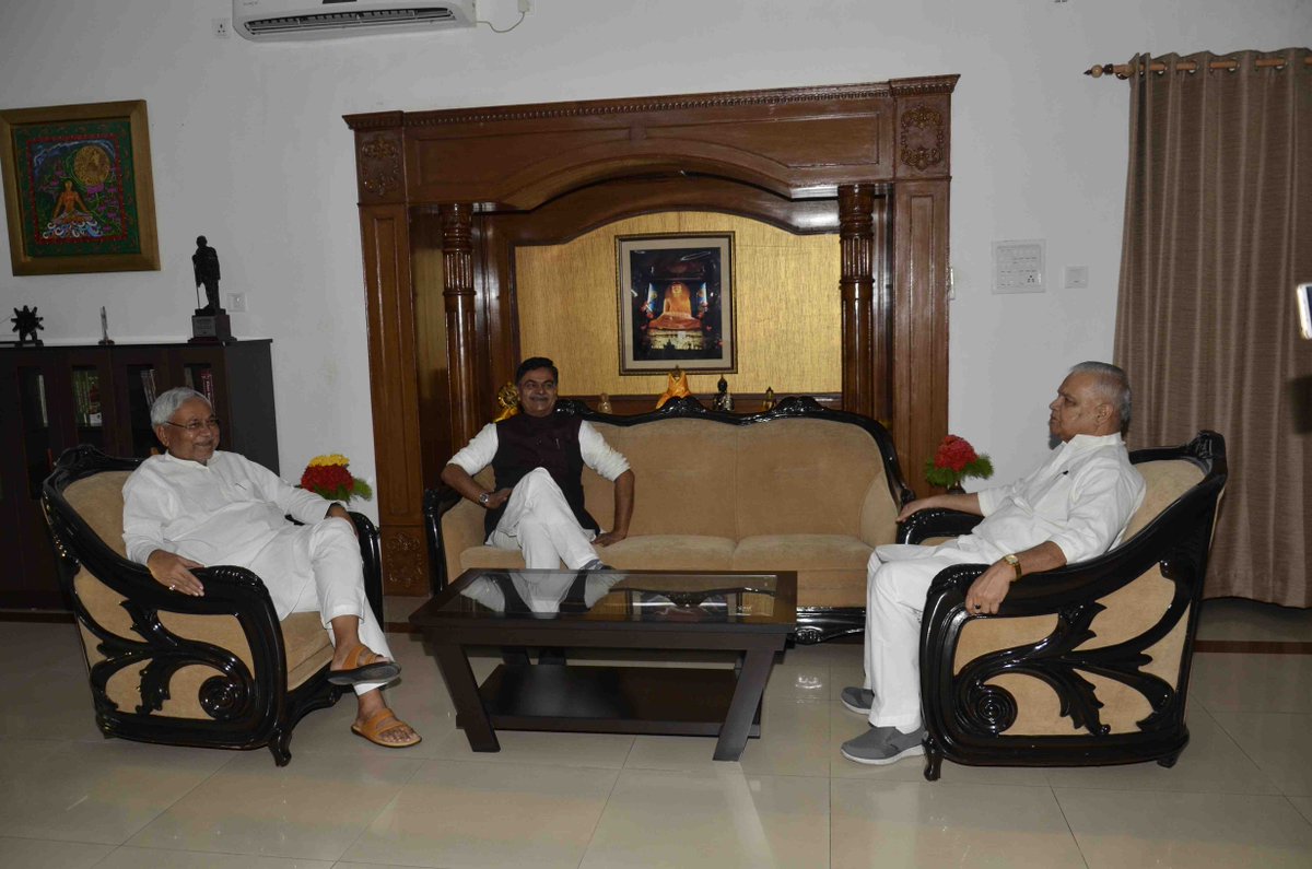 NitishKumar's tweet photo. केन्द्रीय ऊर्जा राज्य मंत्री श्री राजकुमार सिंह जी से मुलाकात करते हुए।
https://t.co/qzgiab2mA6 https://t.co/3HdEy2T8zW