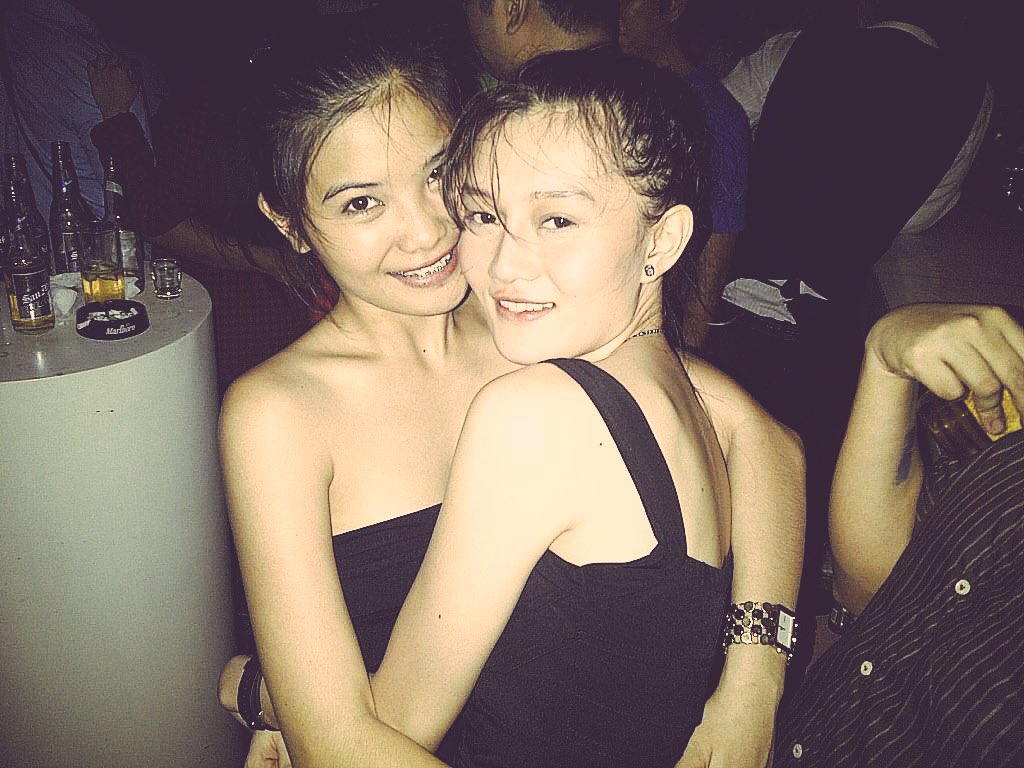 YnaChua13's tweet photo. Happy birthday love! I love you, from the very start you know that! 💋

#2011ish 💃 #blissfully 👯 #blisskiss 👩‍❤️‍💋‍👩 https://t.co/7aOjXKvvgU