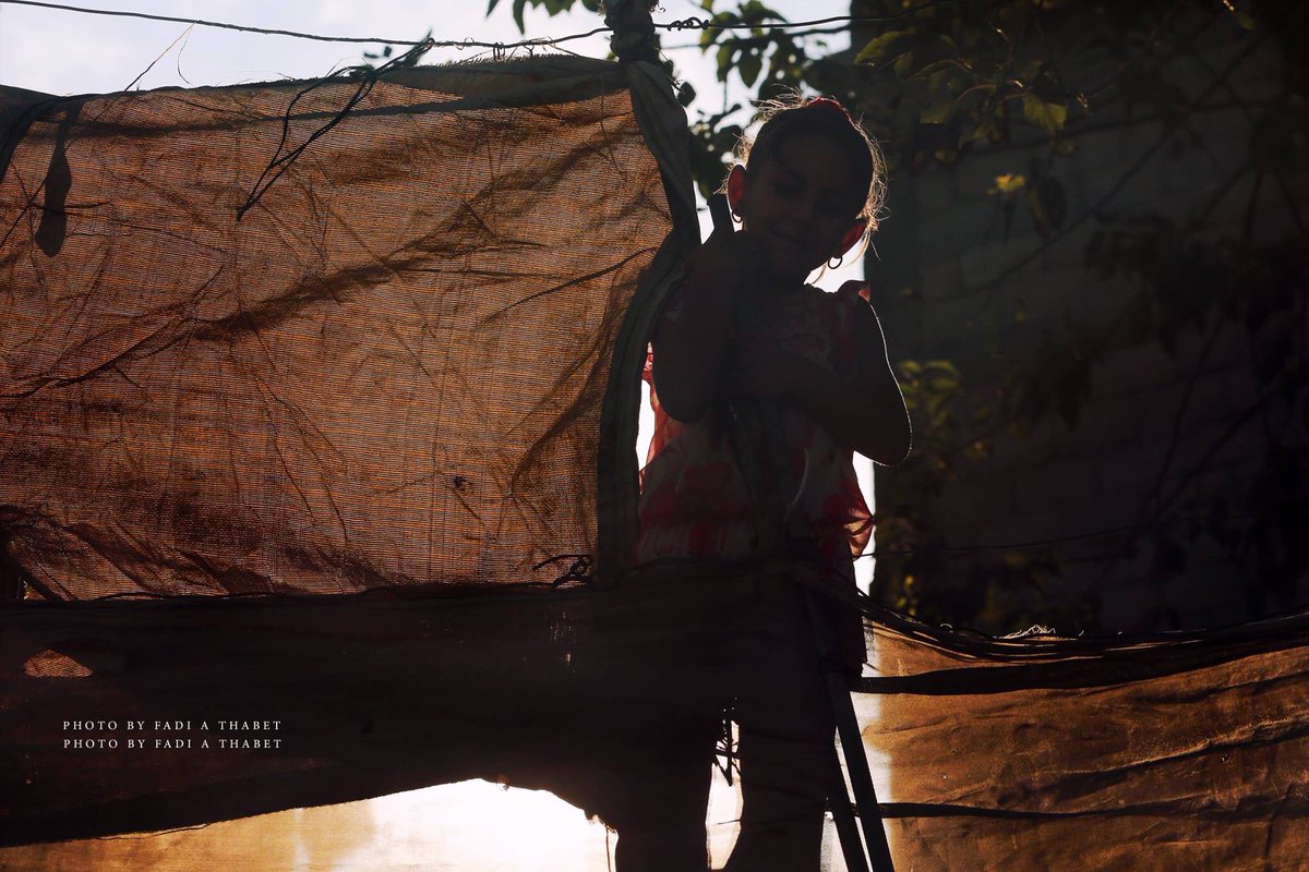 WGazapal's tweet photo. Why they only can caress light as if it were something forbidden? All sorts of siege conditions their lives.
#GazaWantToLive
#Freedom4Gaza https://t.co/nnNXykgxES