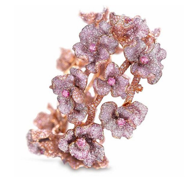 swoonery_'s tweet photo. We're so excited to be mentioned in @Buro247sg for one of the most rare &amp; unique pieces! - https://t.co/v7YZ2GjNdR #luxury #jewelry https://t.co/2YmNTnF6nF