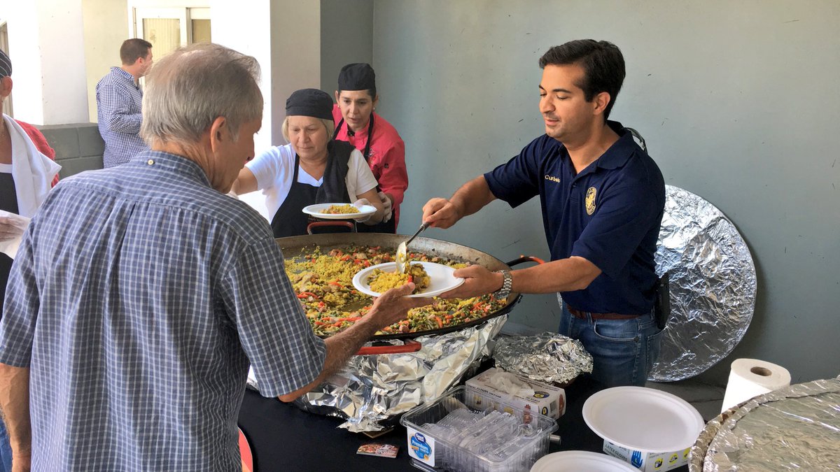 carloslcurbelo's tweet photo. If you're looking for a hot meal in #KeyWest, come to 951 Caroline Street for some paella! #KeysRecovery https://t.co/Z5Wd3j76c3