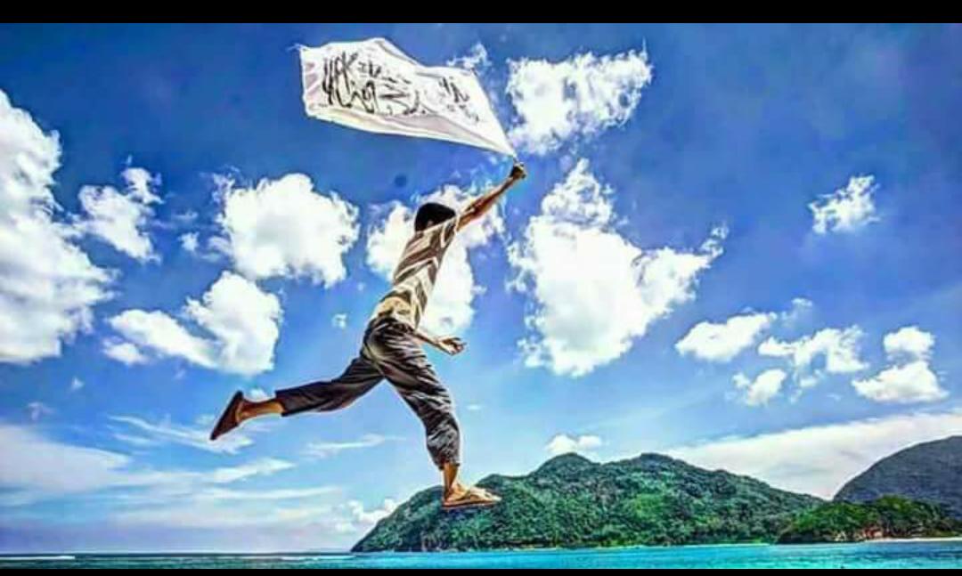 PuyanAmir's tweet photo. #الله آن روز راهر چه زودتر #نصیب_مومنین کند که #خلافت #اعلان شود و# Amirمثل همین جوان #بیرق_اسلام را گرفته در #خیبان هابه همه#مژده خلافت دهم https://t.co/3bNj4dI2Ud