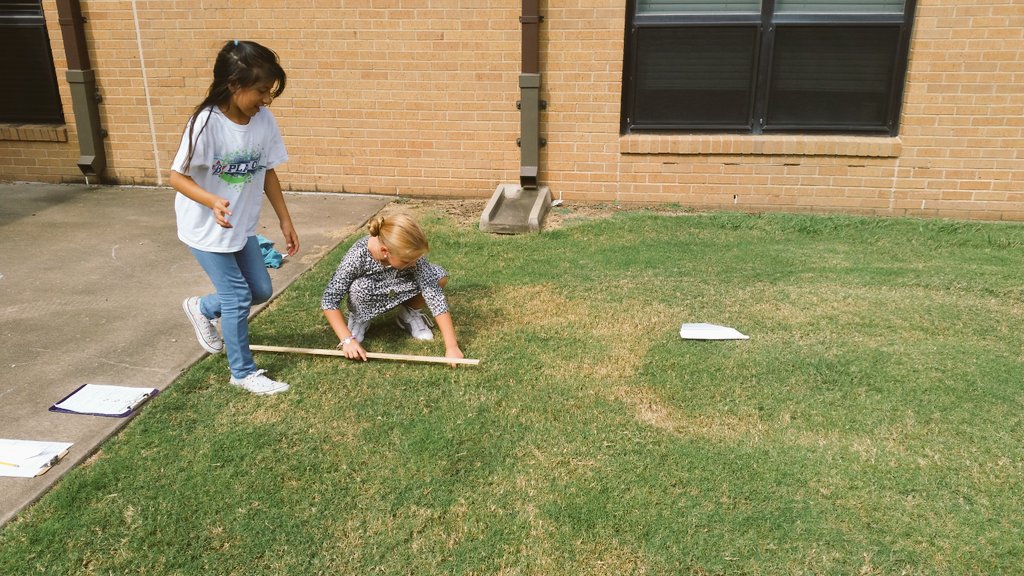 njkrueger's tweet photo. 3rd grade testing our hypothesis for distance traveled by airplanes #DoesDesignMatter @NISDScience @NorthwestISD @JustinJags #UnitOfMeasure https://t.co/SktRRBzSbv
