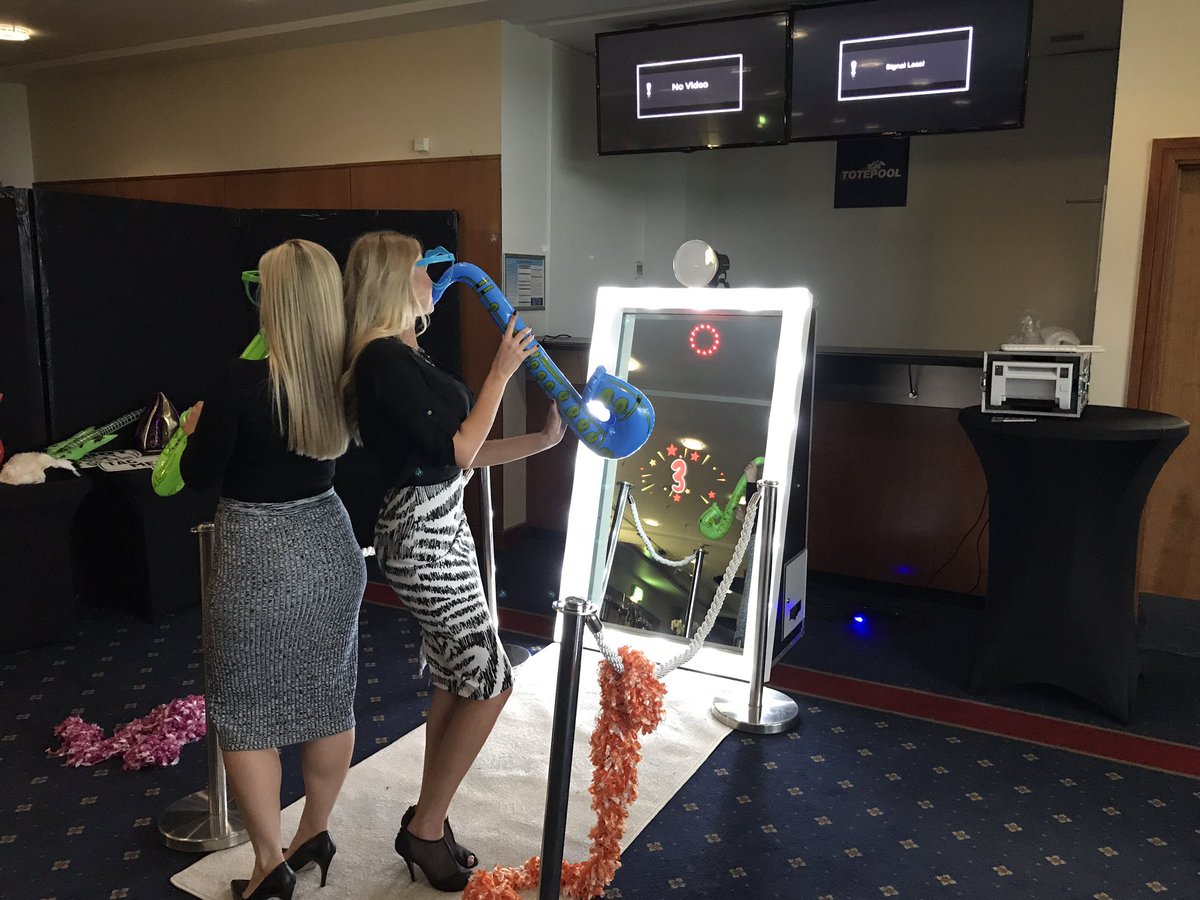 We are all set for The North of England Wedding Awards Ceremony. #NOEWA #mirrorphotobooth