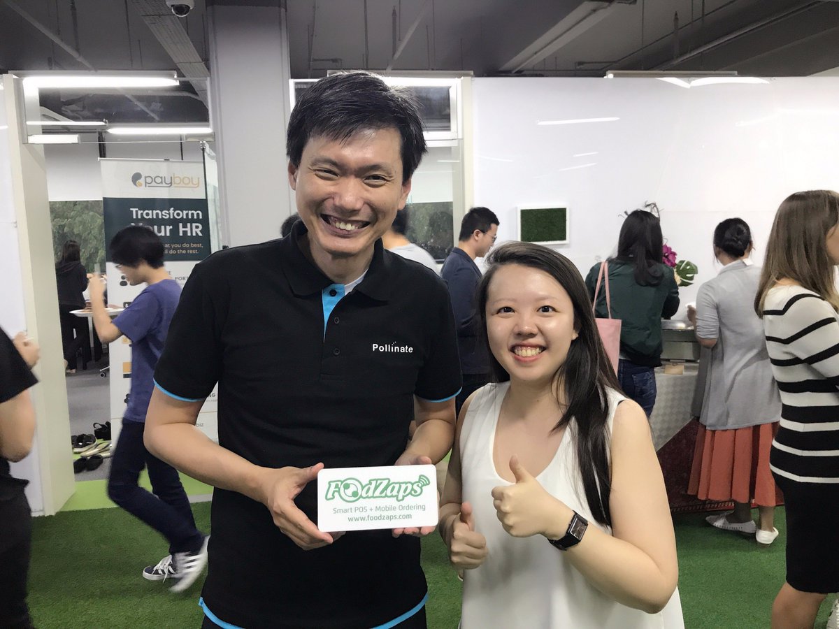 rinaloveslife's tweet photo. Once I was 17 years old! Photo with friendly Principal Mr. Clarence @NgeeAnnNP #pollinate #entpreneurship #foodzaps #digitalmarketing https://t.co/LA7N50Wr06