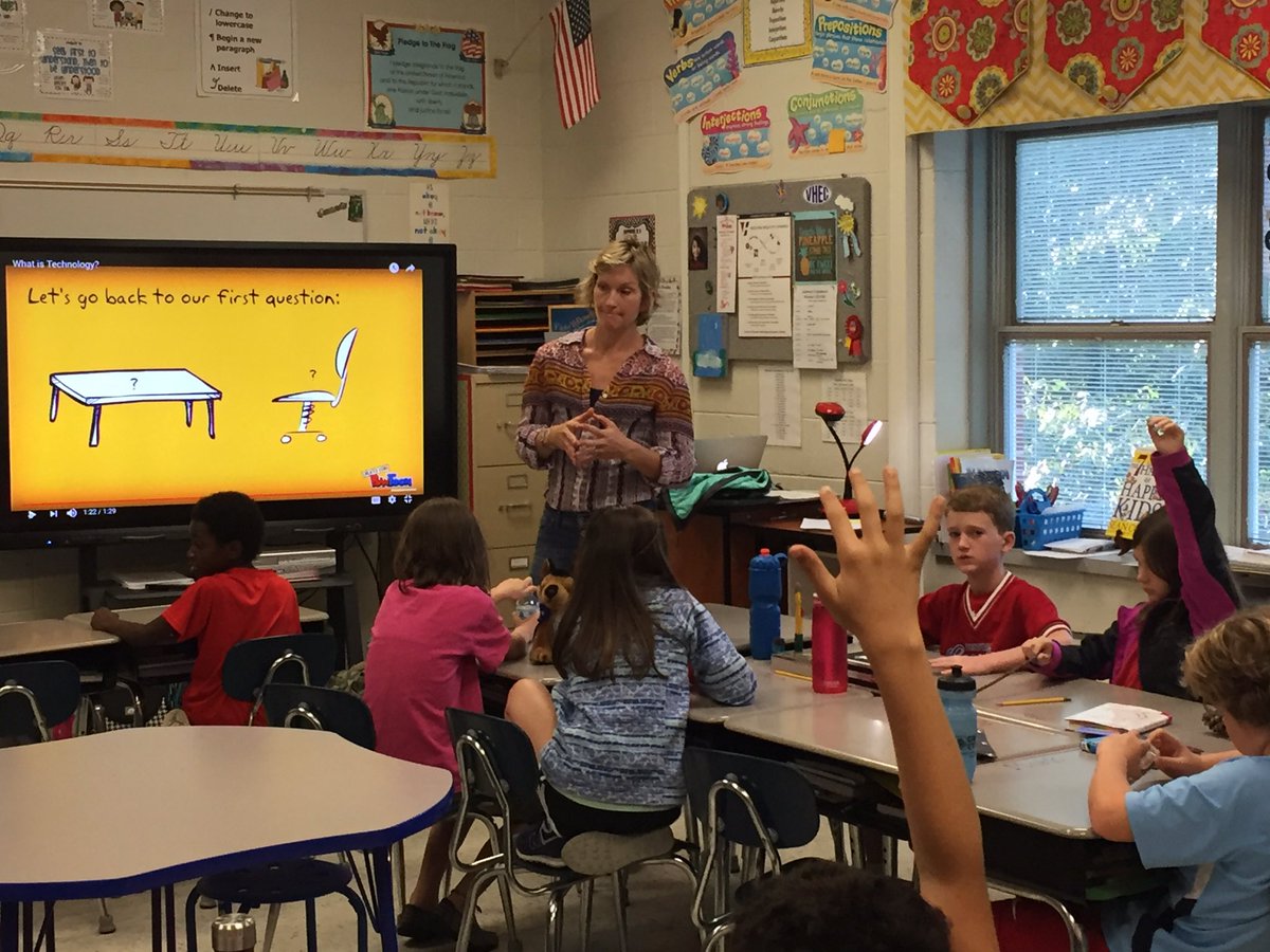 vhecsullivan's tweet photo. "What is technnology?" Mrs. lesson with Mrs. Carruthers https://t.co/PxFBlPlYrU