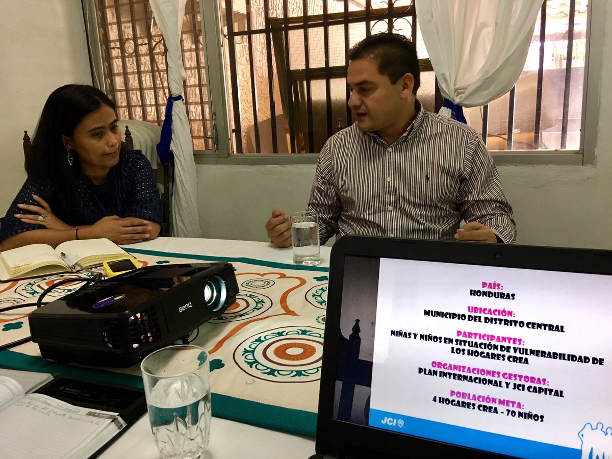 JCICAPITALHN's tweet photo. Importantes avances del Proyecto Bandera 2017 de JCI Capital #CambiandoHistoriasDeLasNiñas 👧🏻👧🏽👧🏼 Somos #LiderazgoTransformador https://t.co/AOFP5o4dzH